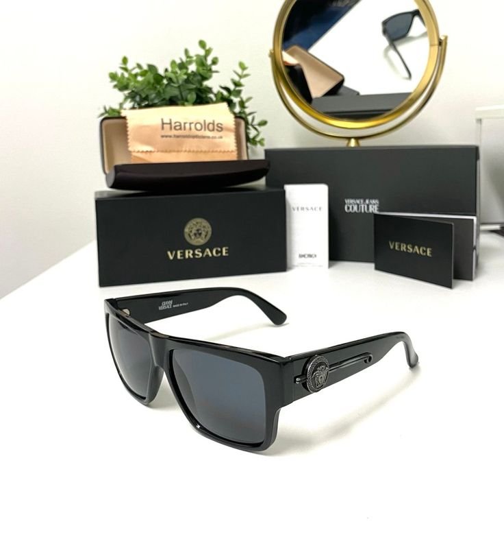VERSACE